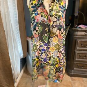 Johnny Was Chelsea Gardens Xanthe Floral Sleeveless blouse 100% silk